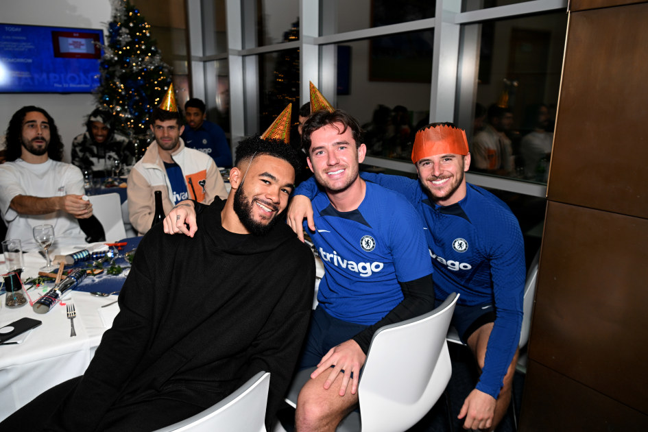 Chelsea Players Enjoy Cobham Christmas Lunch News Official Site Chelsea Football Club